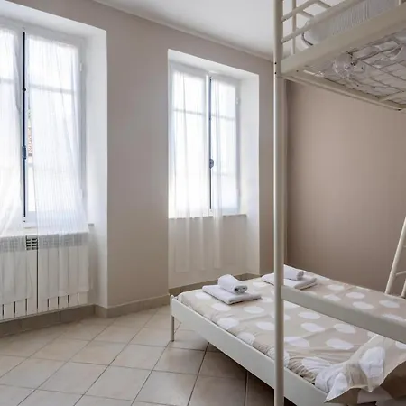 Tatil Evi - Here&now In Front Of The Castle *