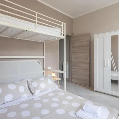 - Here&now In Front Of The Castle Tatil Evi