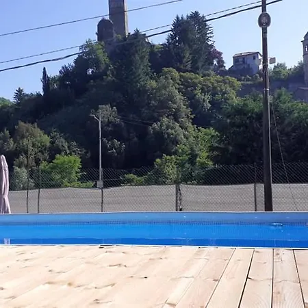 Tatil Evi - Here&now In Front Of The Castle